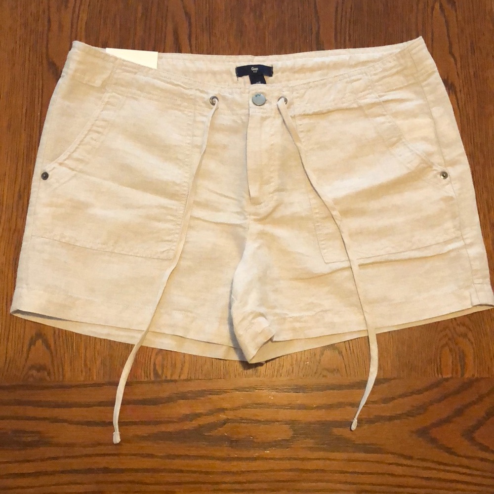 NWT: Gap brand, tie front shorts. Size 10